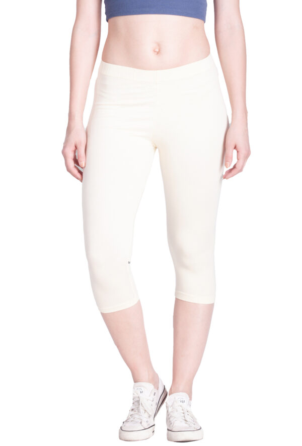 Lyra Women Solid Premium Cotton Capri