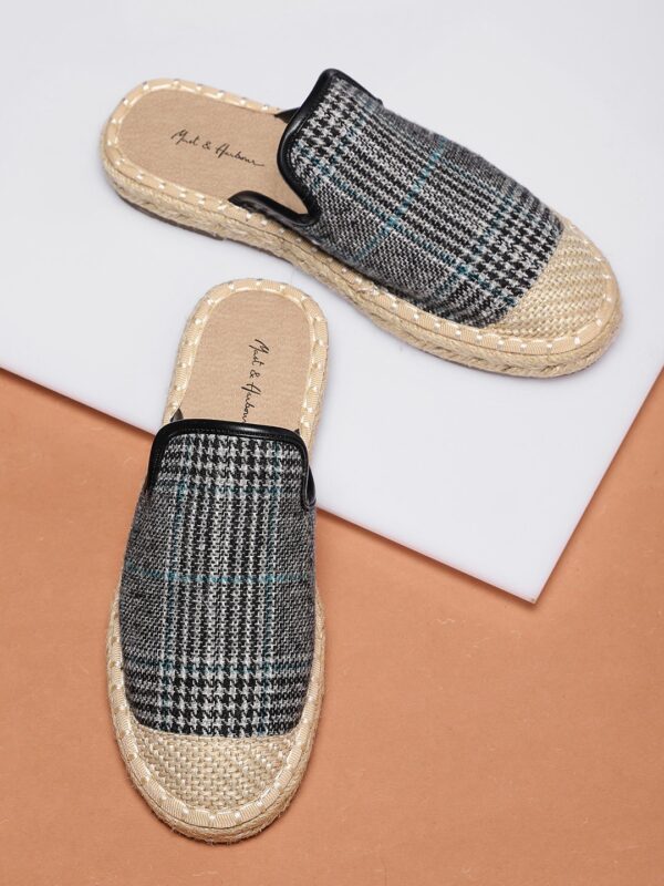 Mast  Harbour Women Black  Grey Printed Espadrilles