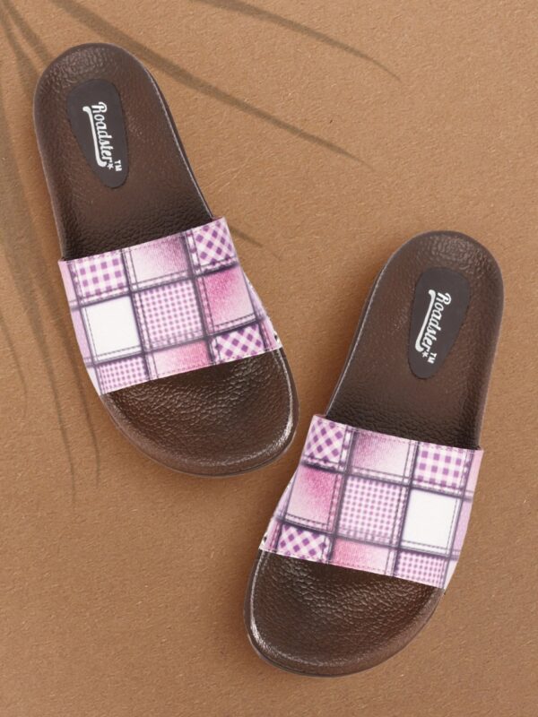 Roadster Women Checked Sliders