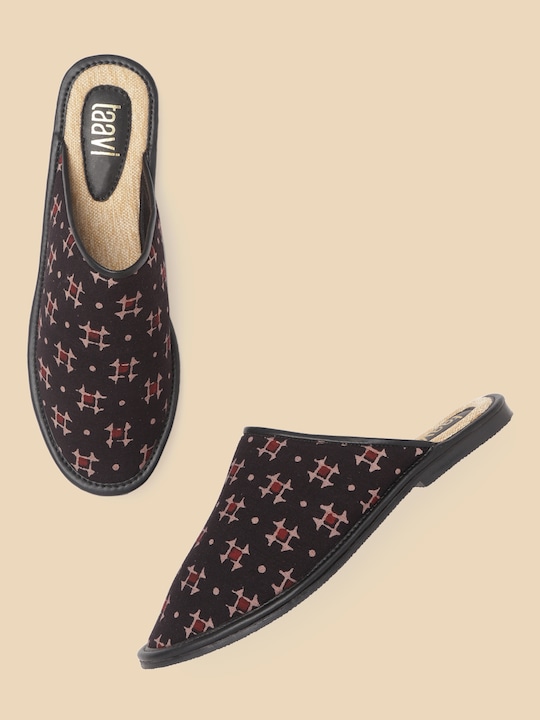 Taavi Women Geometric Print Mules