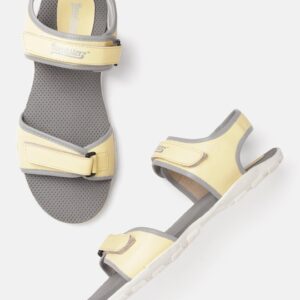 Roadster Women Solid Sports Sandals