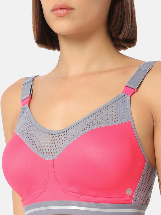 Cultsport Solid Non-Wired Lightly Padded Sports Bra