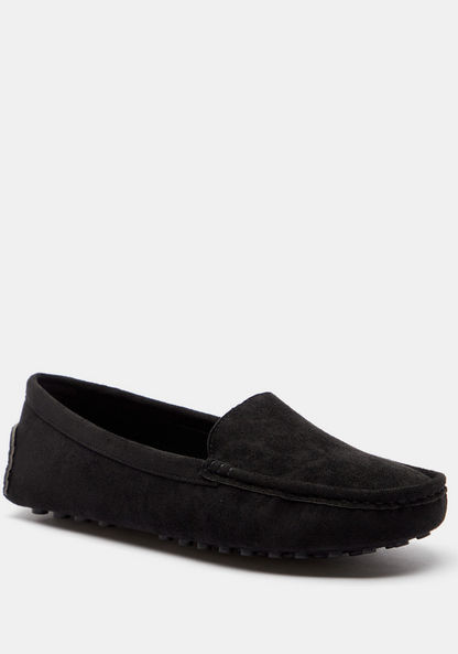 Shoexpress Solid Slip-On Moccasins