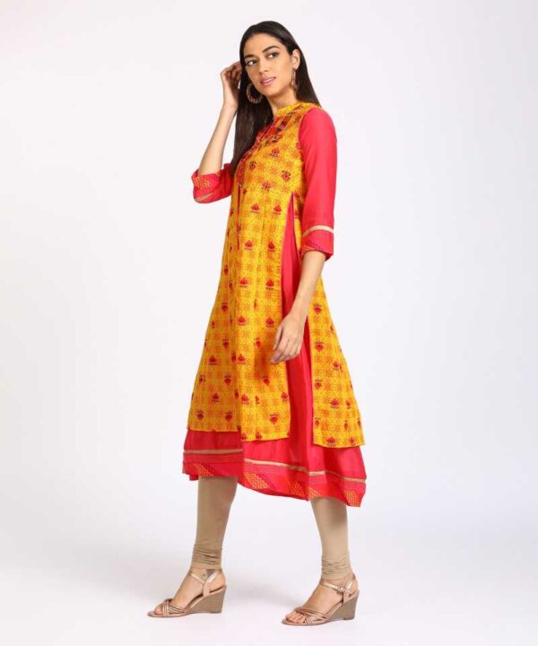 Rangriti  Women Printed Cotton Blend Frontslit Kurta