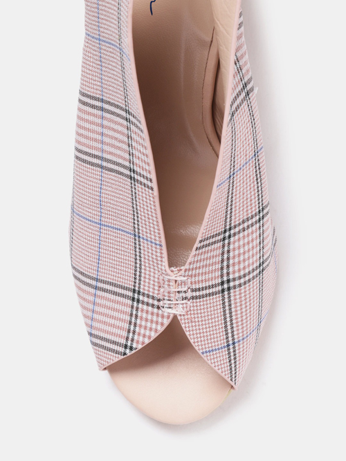 Mast & Harbour Women Peach-Coloured & Black Checked Heels