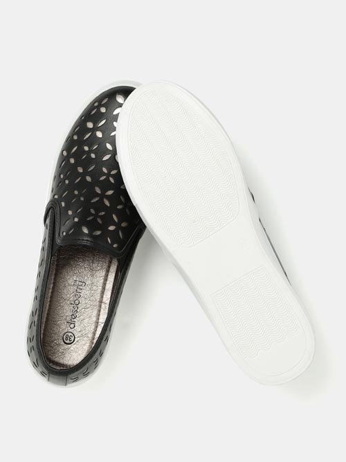 DressBerry Women Cut-Out Slip-Ons