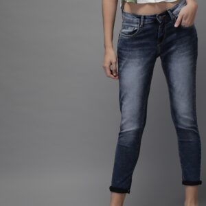 HERENOW Women Blue Skinny Fit Mid-Rise Clean Look Stretchable Cropped Jeans