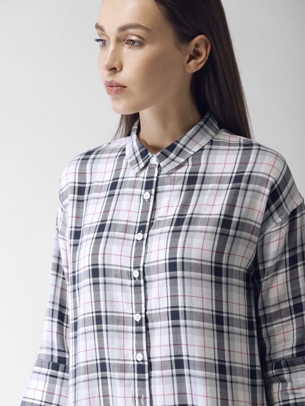 Harvard Women White  Navy Regular Fit Checked Casual Long-line Shirt