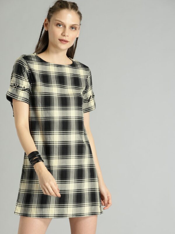 Roadster Women Black  Cream-Coloured Checked A-Line Dress