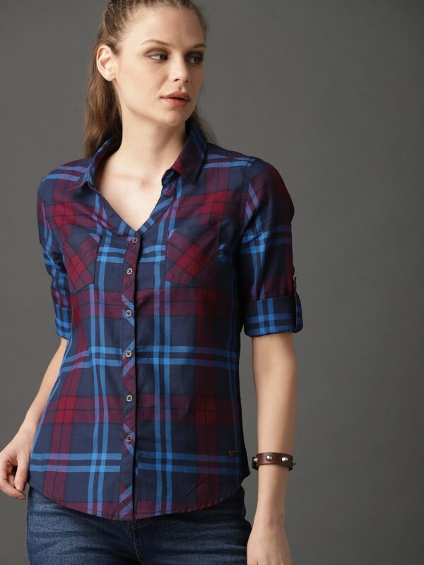 Roadster Women Navy  Maroon Regular Fit Checked Casual Shirt