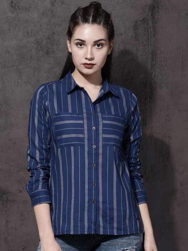 Roadster Women Blue  Off-White Regular Fit Striped Casual Shirt