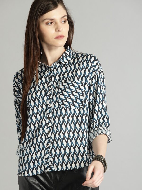 Roadster Women Regular Fit Printed Casual Shirt