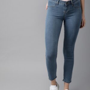 HERE&NOW Women Solid Skinny Fit Cropped Jeans