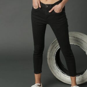 Roadster Women Black Skinny Fit Stretchable Cropped Jeans