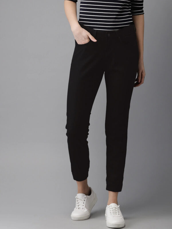 HERE&NOW Women Regular Fit Stretchable Cropped Jogger Jeans