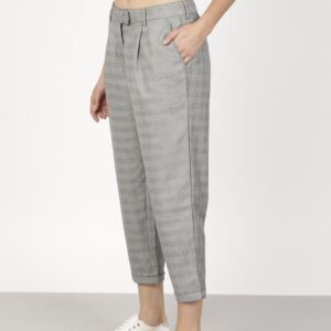 ether Women Tapered Fit Checked Cropped Trousers