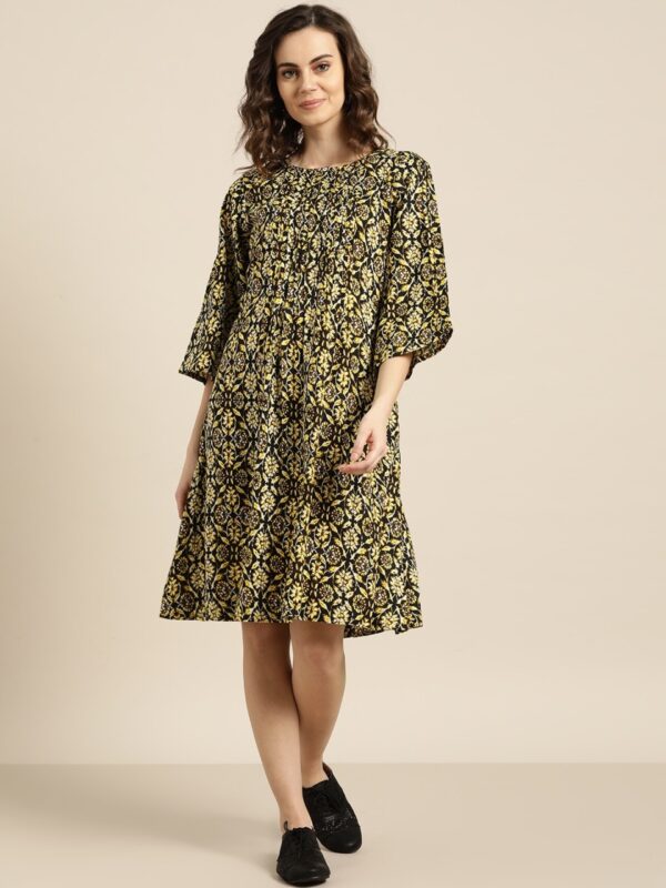 Sangria Women Black & Yellow Printed A-Line Dress