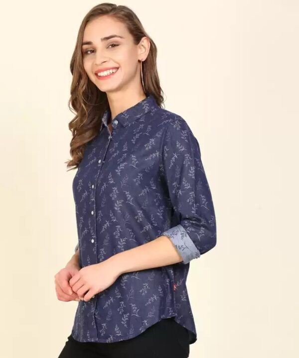 LEVI"S Women Regular Fit Printed Spread Collar Casual Shirt