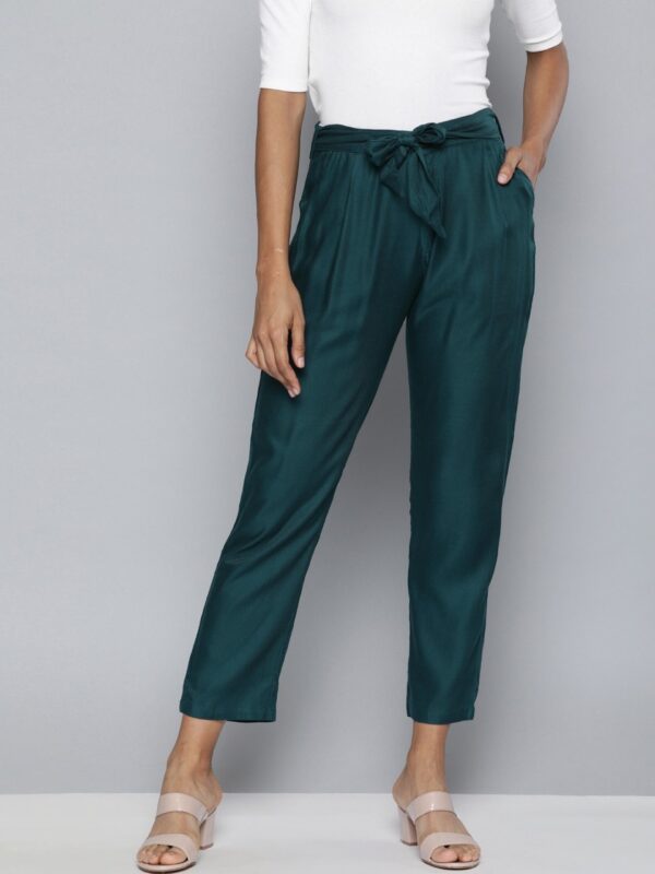 HERE&NOW Women Regular Fit Solid Cropped Peg Trousers