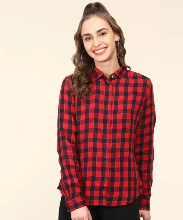 LEVI"S Women Regular Fit Checkered Spread Collar Casual Shirt