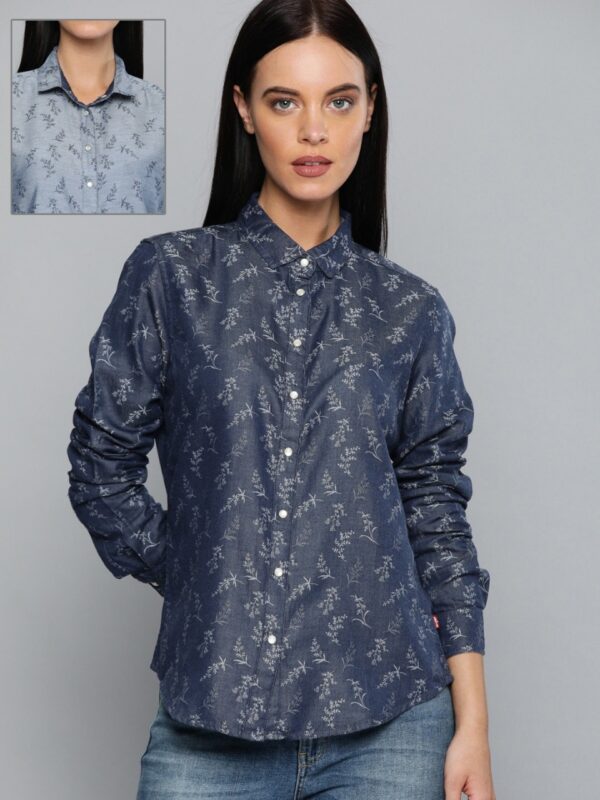 Levis Women Regular Fit Printed Casual Reversible Shirt