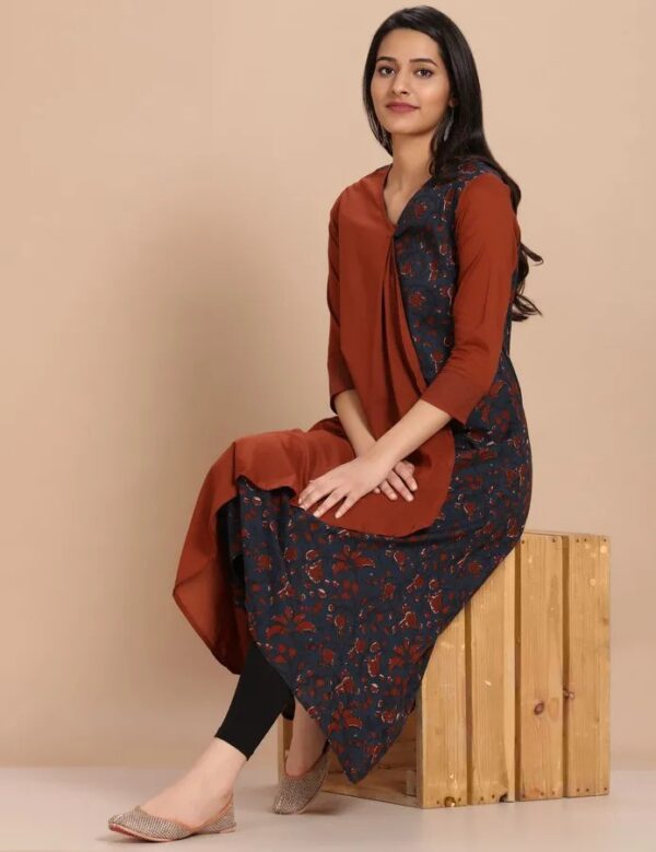 Imara Women Round Neck Printed Kurta