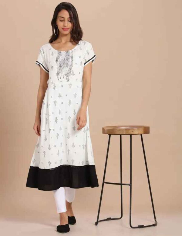 Imara Women Round Neck Printed Kurta