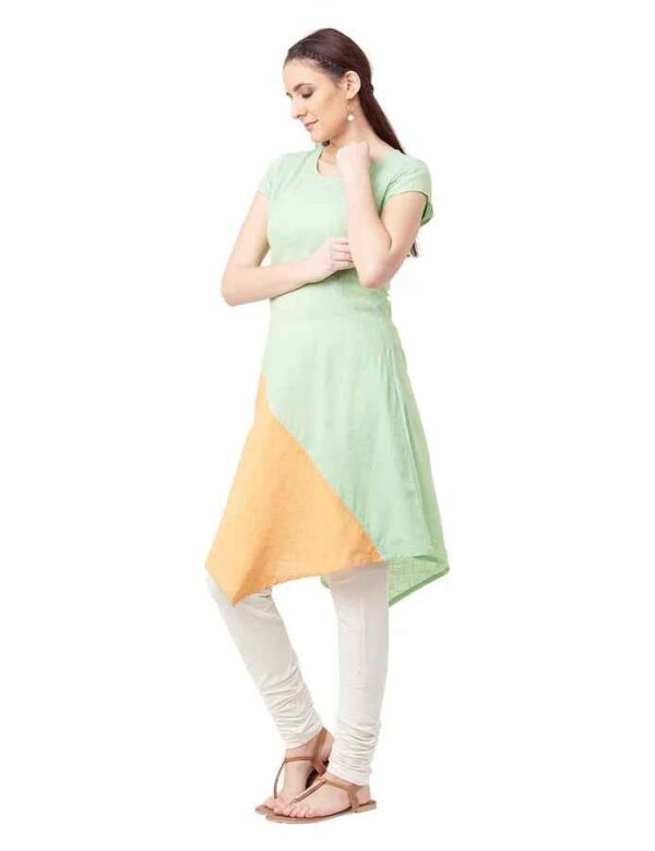 Imara Women Round Neck Solid Kurta