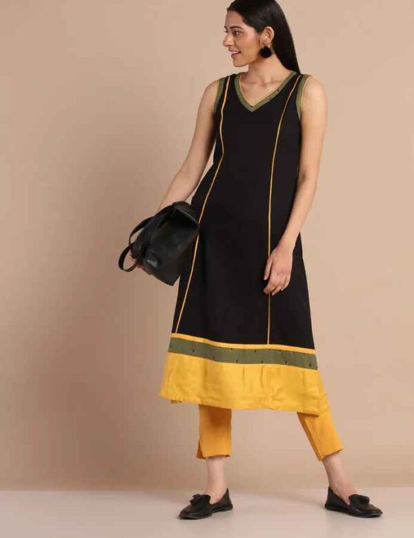 Imara Women V-Neck Solid Kurta