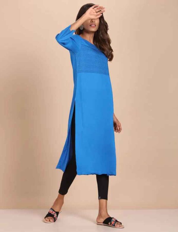 Imara Women Round Neck Printed Kurta