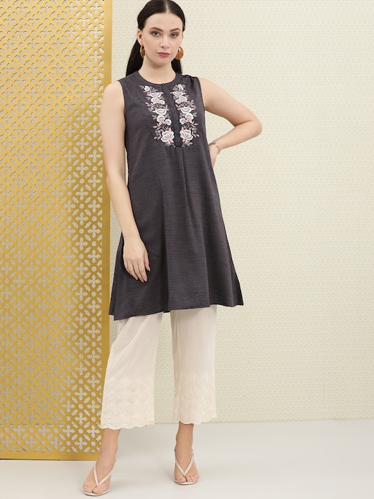 House of Pataudi Women Floral Kurta