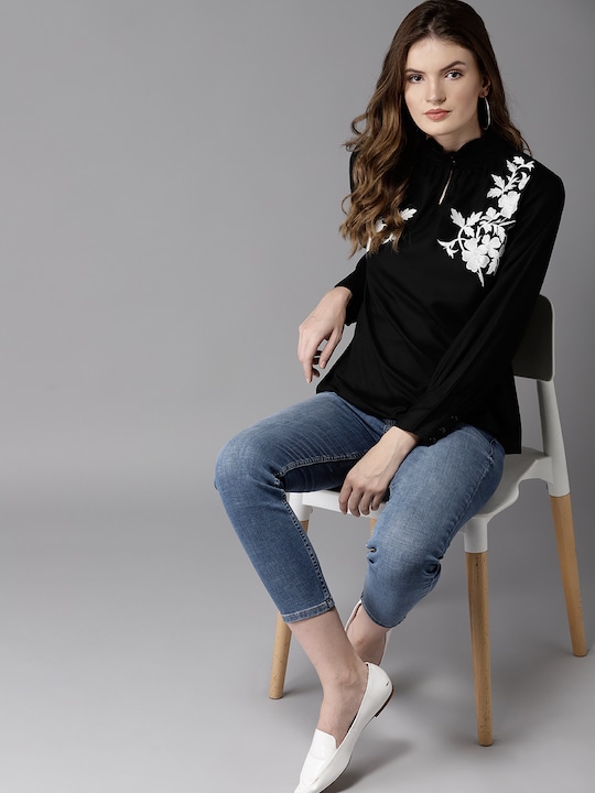 HERE&NOW Power Of Flower Embroidered Top