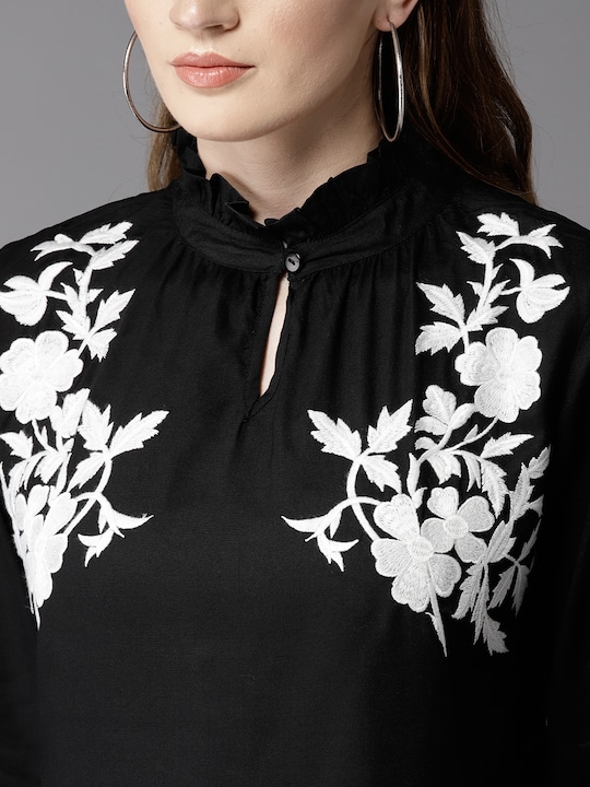 HERE&NOW Power Of Flower Embroidered Top