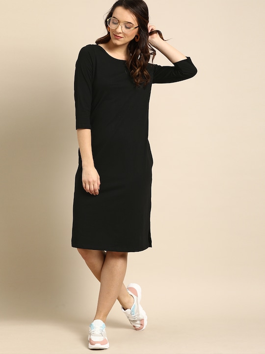 DressBerry Women Black Solid Sheath Dress