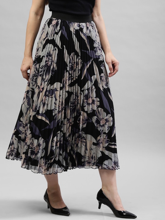 KASSUALLY Women Printed Flared Midi Skirt