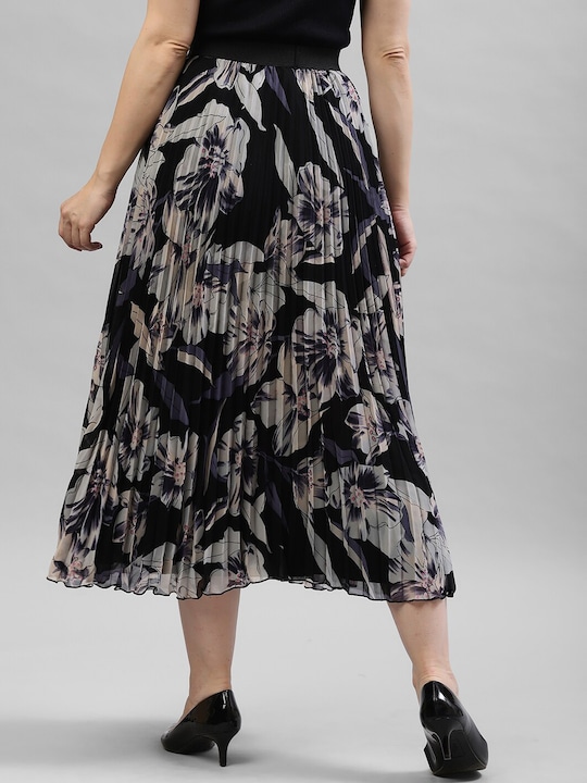 KASSUALLY Women Printed Flared Midi Skirt