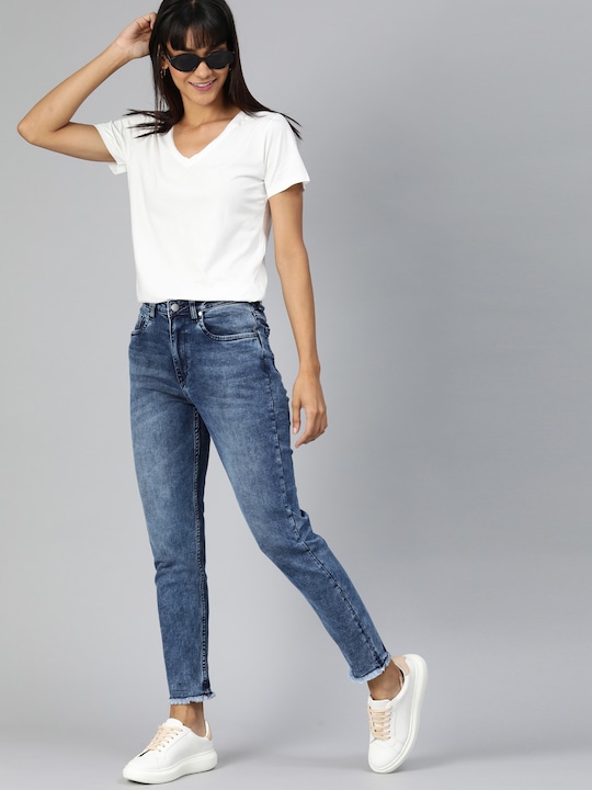 Mast & Harbour Women Boyfriend Fit Mid-Rise Stretchable Frayed Hem Jeans