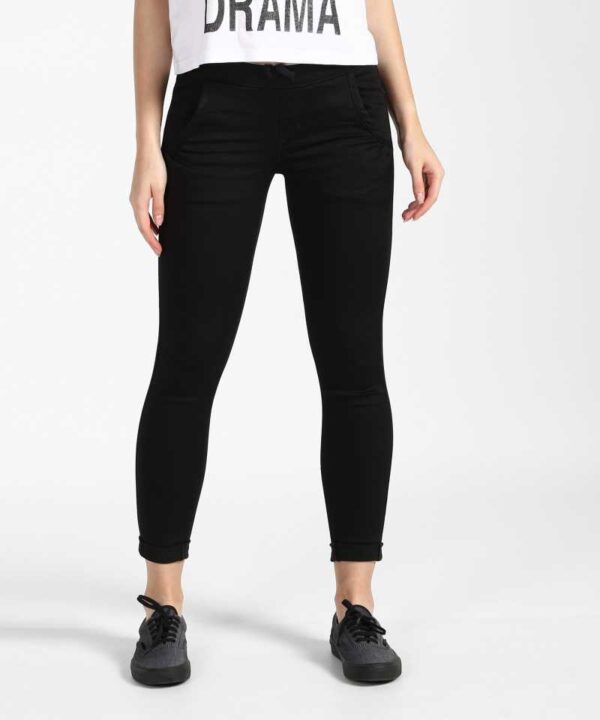 Denizen Levi"s Jogger Fit Women Black Jeans