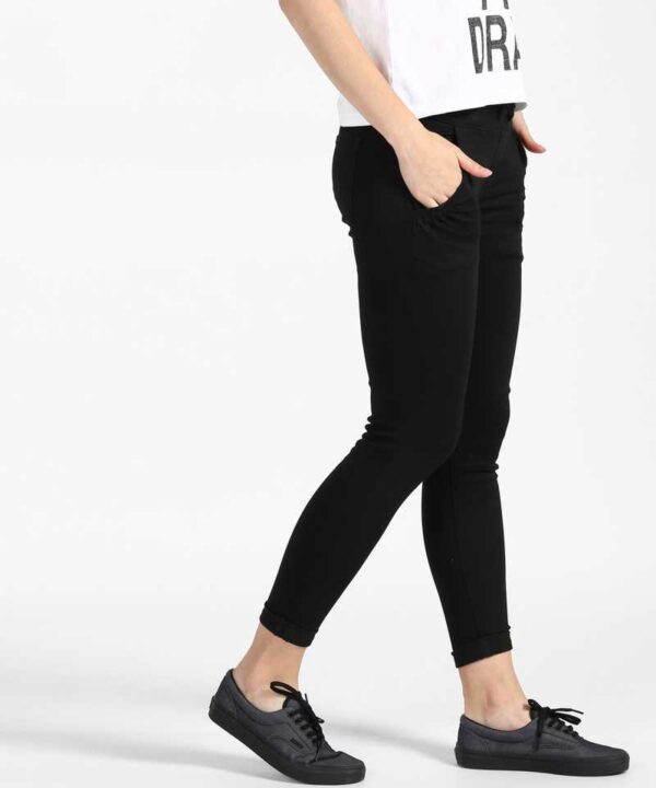 Denizen Levi"s Jogger Fit Women Black Jeans