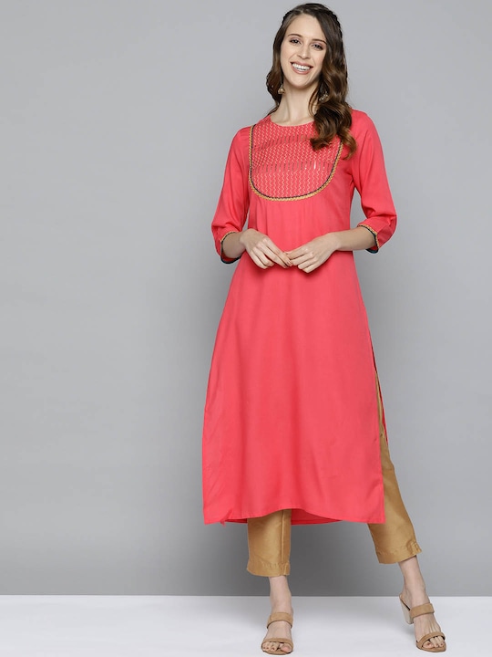 HERE&NOW Women Geometric Yoke Design Sequined Straight Kurta