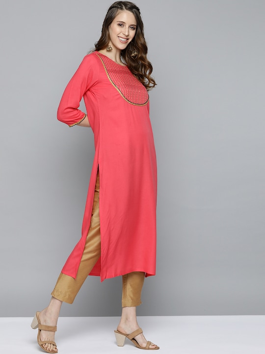 HERE&NOW Women Geometric Yoke Design Sequined Straight Kurta