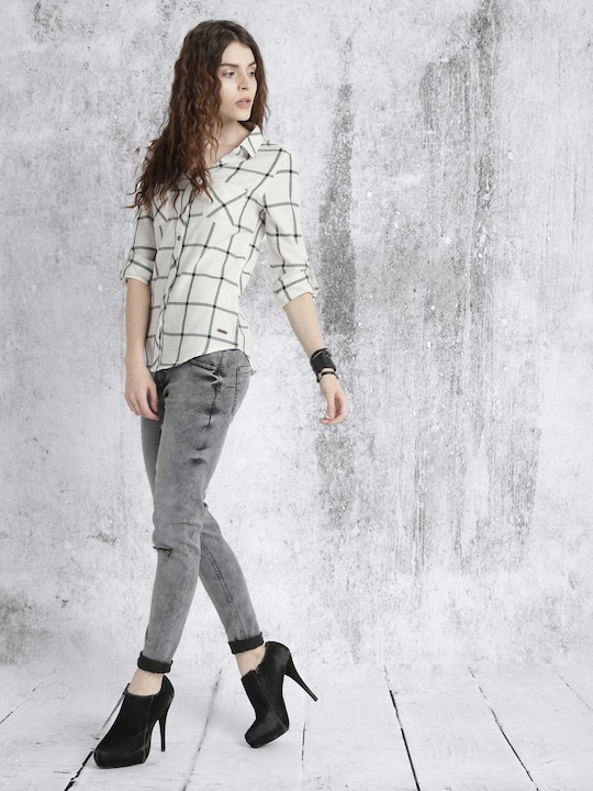 Roadster Women Slim Fit Checked Casual Shirt