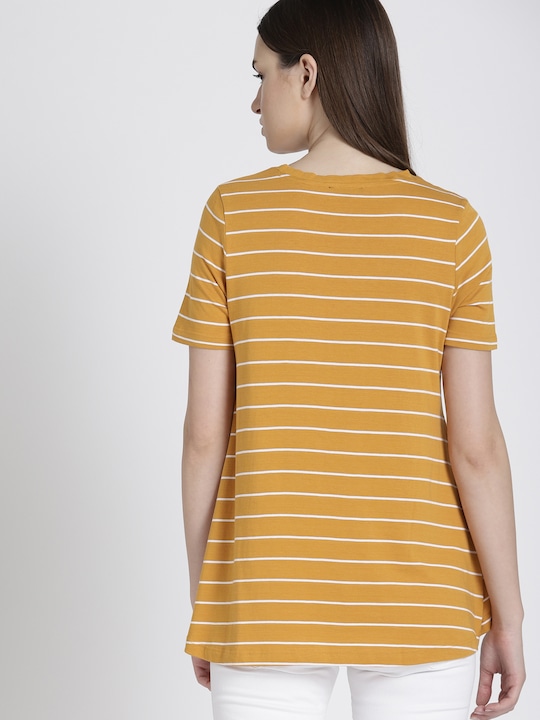 Chemistry Women Striped Round Neck T-shirt