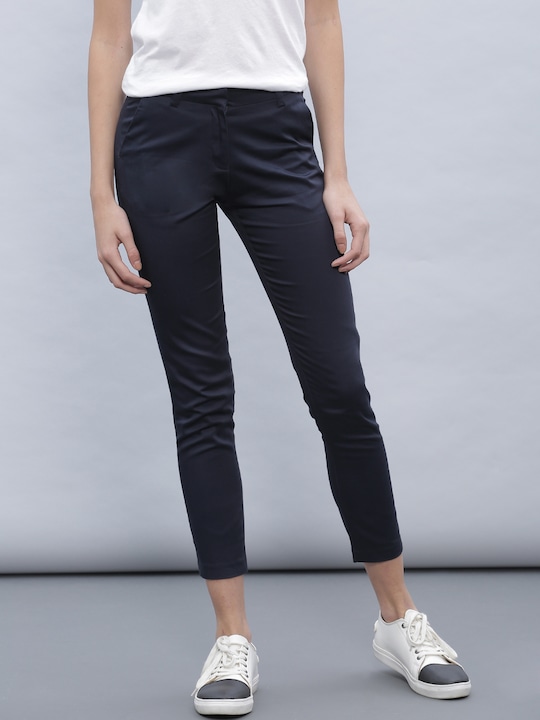 Ether Women Solid Skinny Fit Flat-Front Trousers