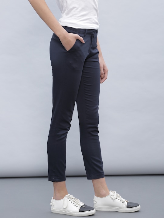 Ether Women Solid Skinny Fit Flat-Front Trousers