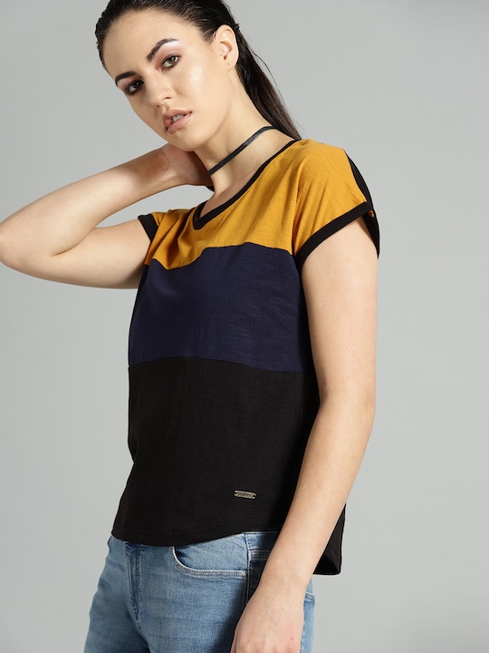 Roadster Women Colourblocked Round Neck T-shirt