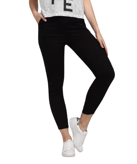 Denizen  from Levi"s Jogger Fit Women Black Jeans